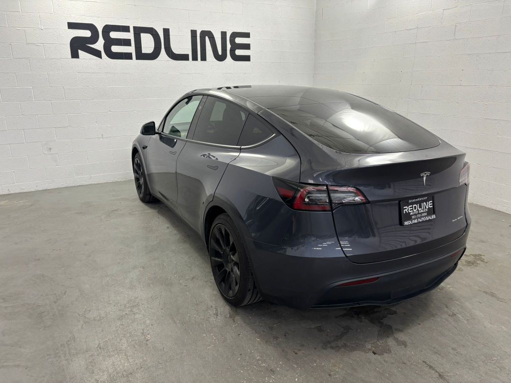 2023 Tesla Model Y Image 10