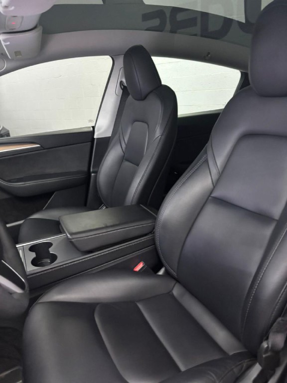2024 Tesla Model Y Image 4