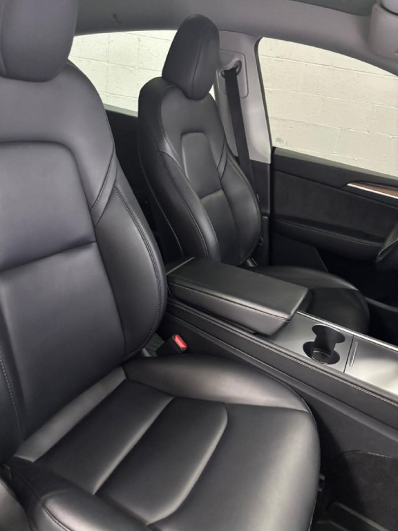 2024 Tesla Model Y Image 5