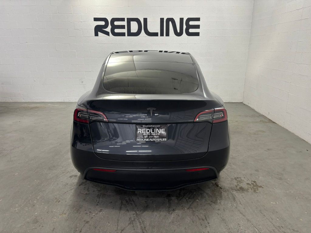 2024 Tesla Model Y Image 8