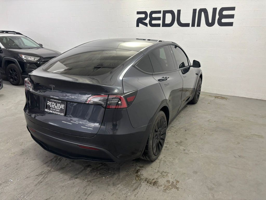2024 Tesla Model Y Image 10