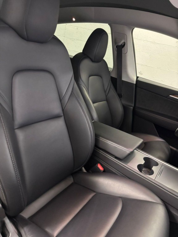 2023 Tesla Model Y Image 5