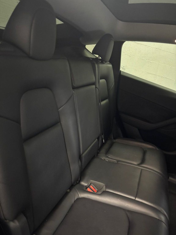 2023 Tesla Model Y Image 7