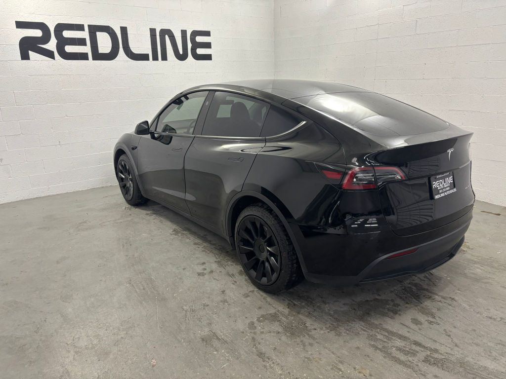 2023 Tesla Model Y Image 11