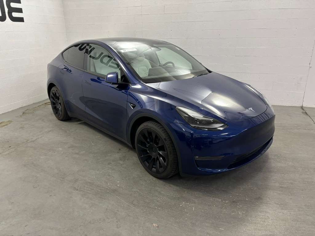 2023 Tesla Model Y Image 3