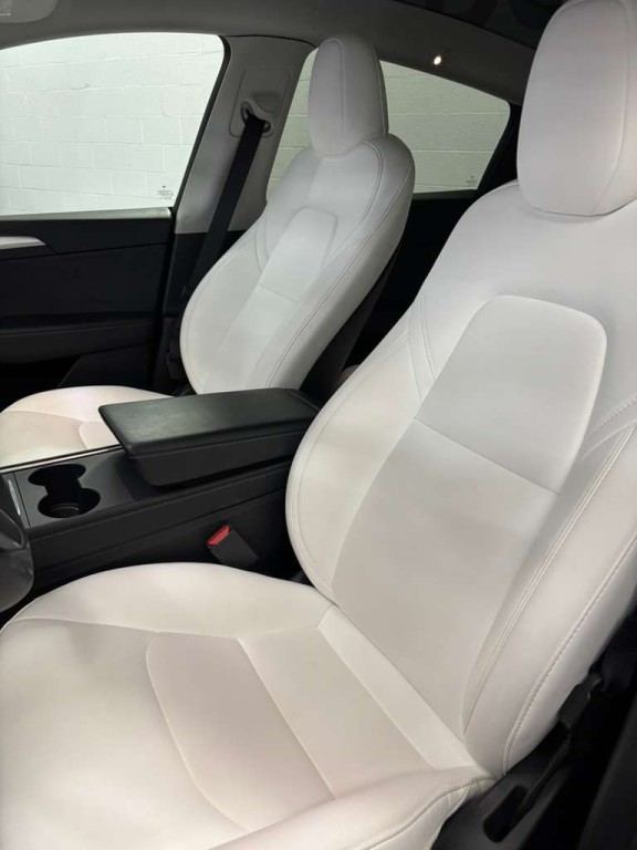 2023 Tesla Model Y Image 4