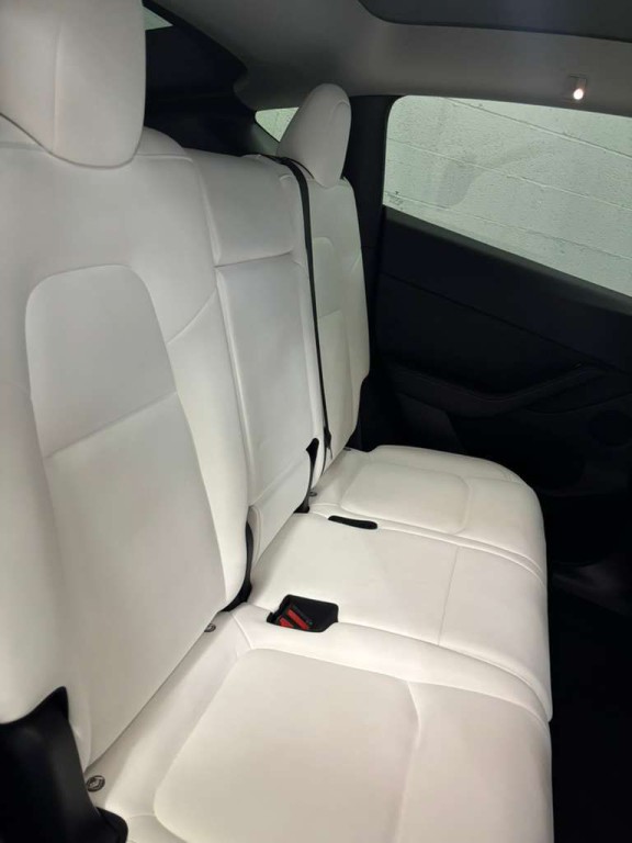 2023 Tesla Model Y Image 7