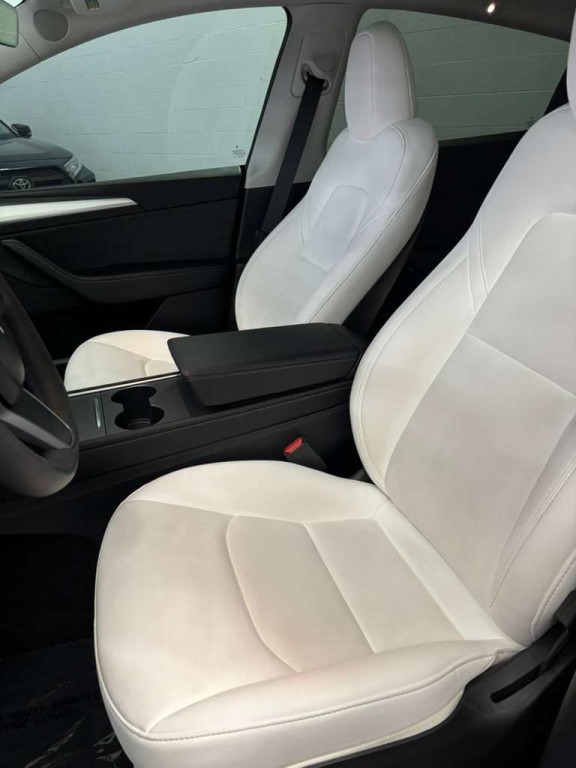 2023 Tesla Model Y Image 4