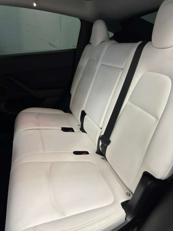 2023 Tesla Model Y Image 6