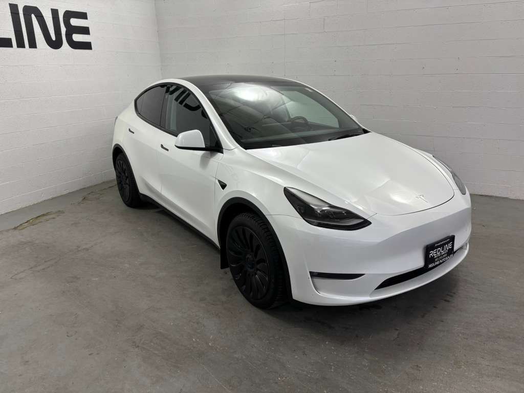 2023 Tesla Model Y Image 3