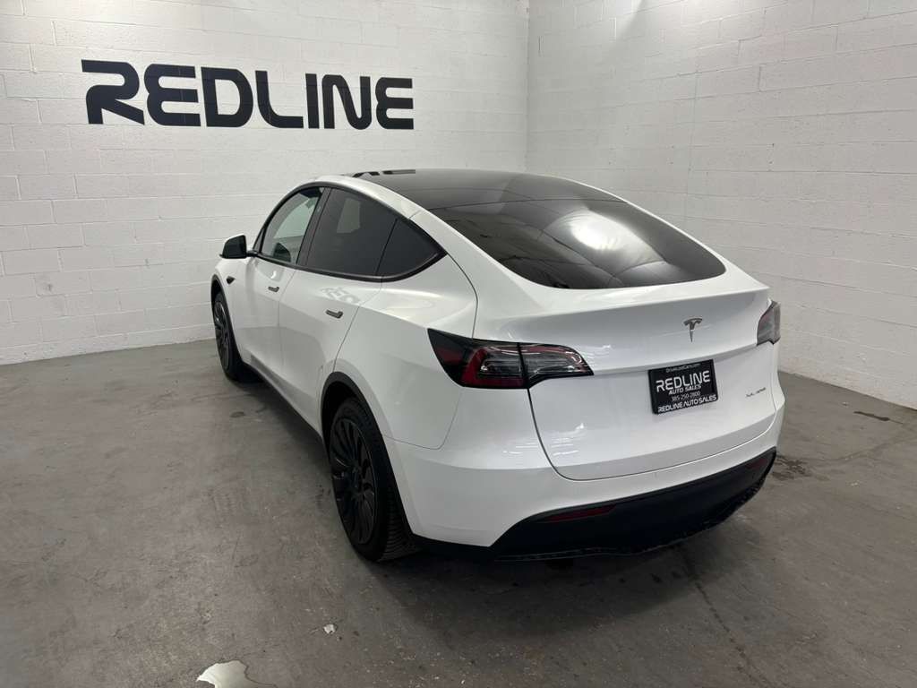 2023 Tesla Model Y Image 10