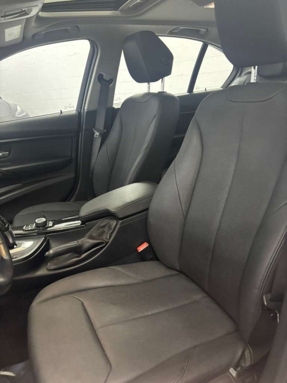 2017 BMW 3 Series Image 4