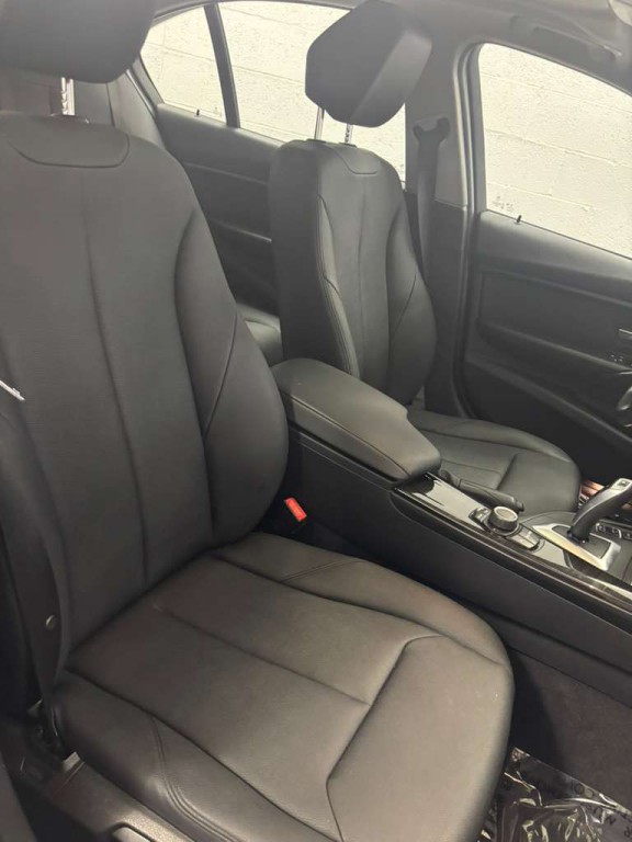2017 BMW 3 Series Image 5