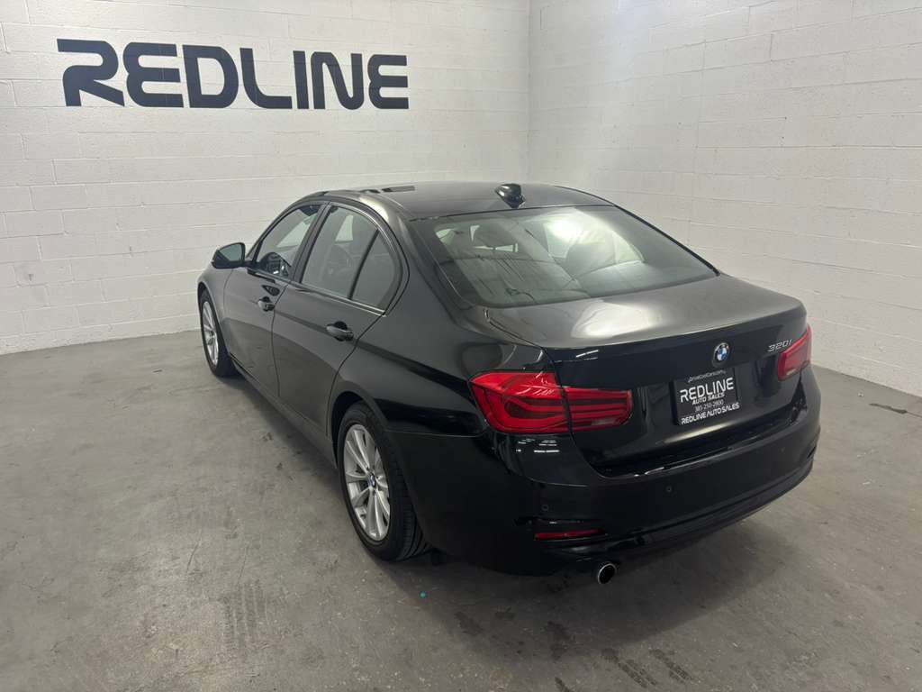 2017 BMW 3 Series Image 9