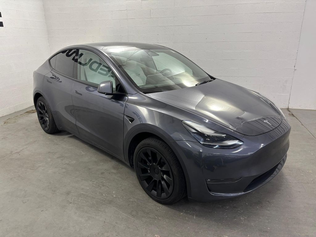 2023 Tesla Model Y Image 3