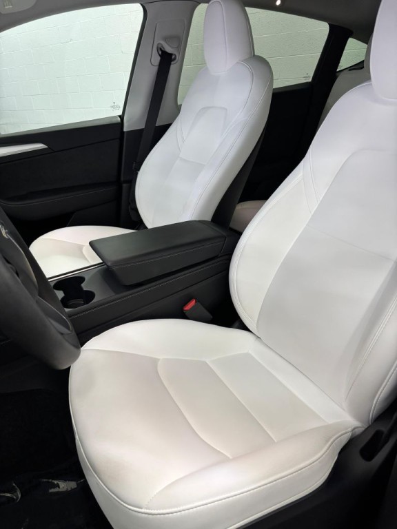 2023 Tesla Model Y Image 4
