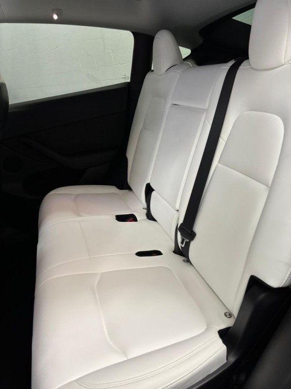 2023 Tesla Model Y Image 5