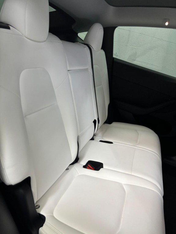 2023 Tesla Model Y Image 7