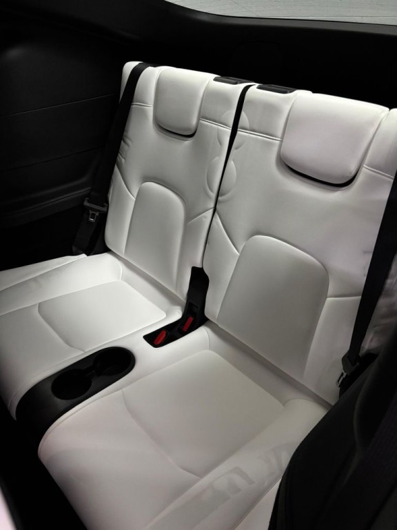 2023 Tesla Model Y Image 8