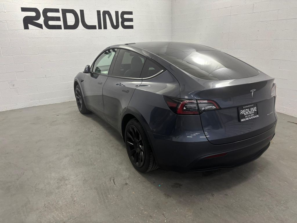 2023 Tesla Model Y Image 10
