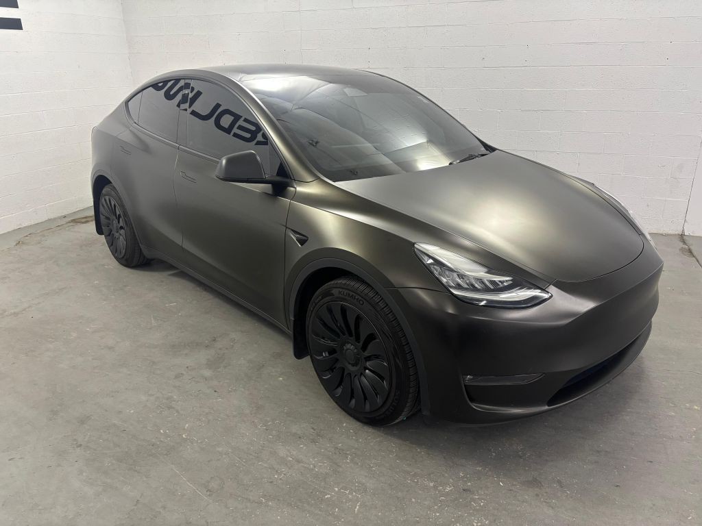 2023 Tesla Model Y Image 3