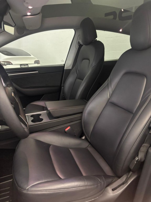 2023 Tesla Model Y Image 4