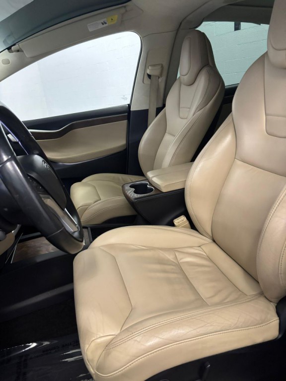 2017 Tesla Model X Image 4