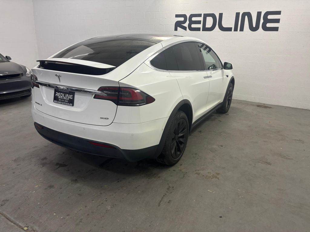 2017 Tesla Model X Image 11