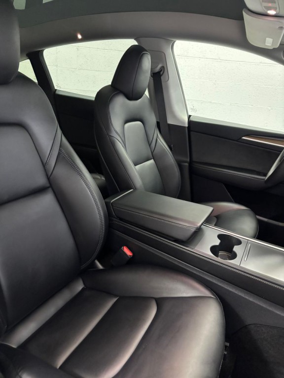 2023 Tesla Model Y Image 9