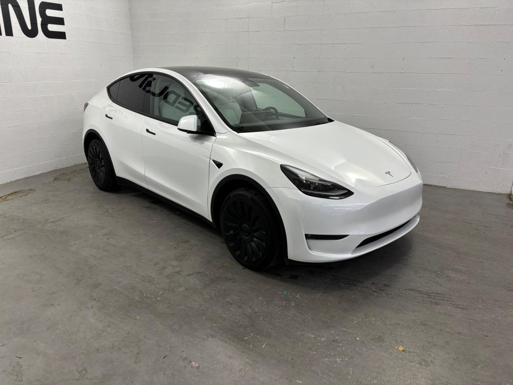 2023 Tesla Model Y Image 3