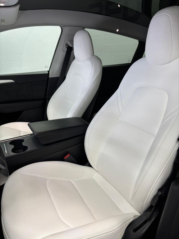 2023 Tesla Model Y Image 4
