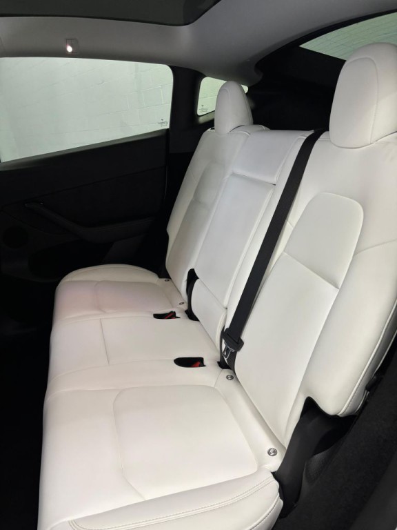 2023 Tesla Model Y Image 6