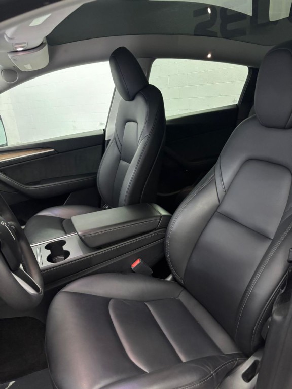 2024 Tesla Model Y Image 4