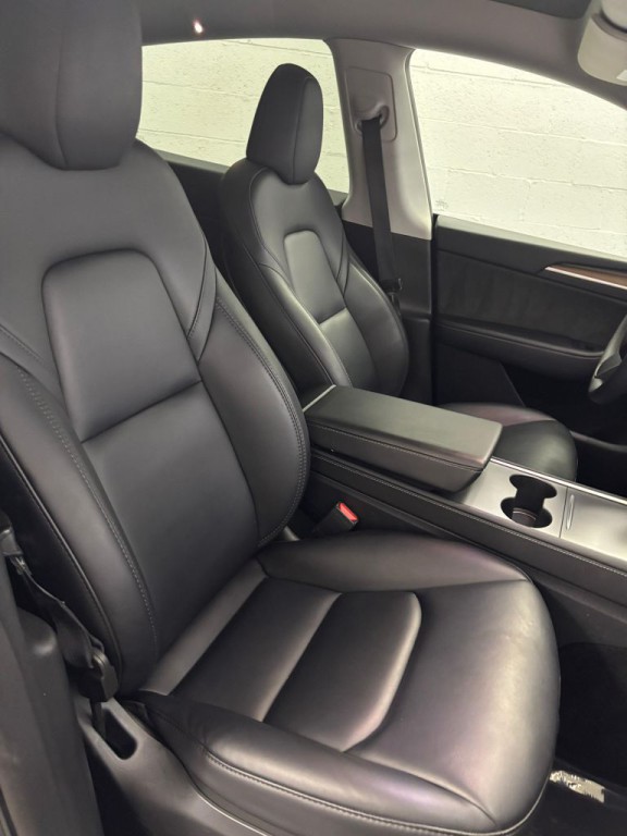 2024 Tesla Model Y Image 5