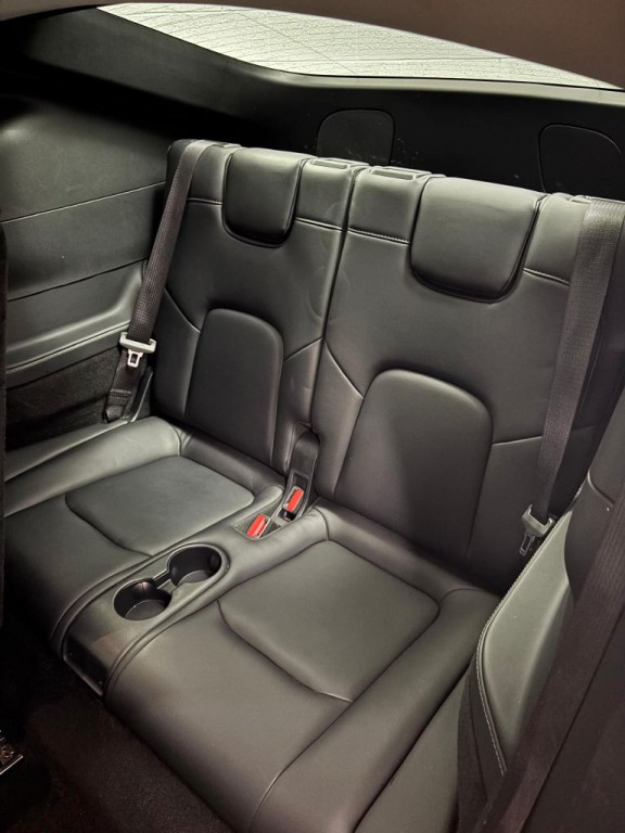 2024 Tesla Model Y Image 8