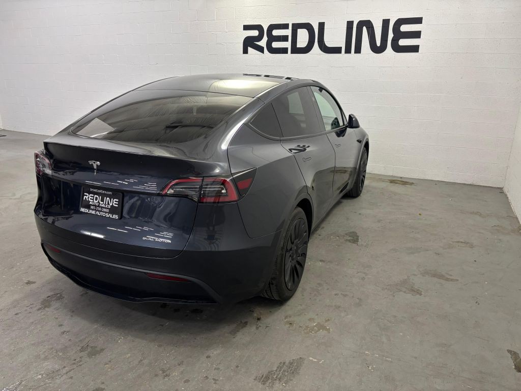 2024 Tesla Model Y Image 11