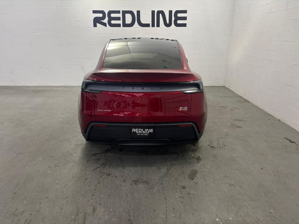 2026 Tesla Model Y Image 8