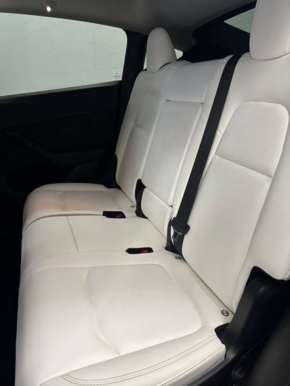 2023 Tesla Model Y Image 6