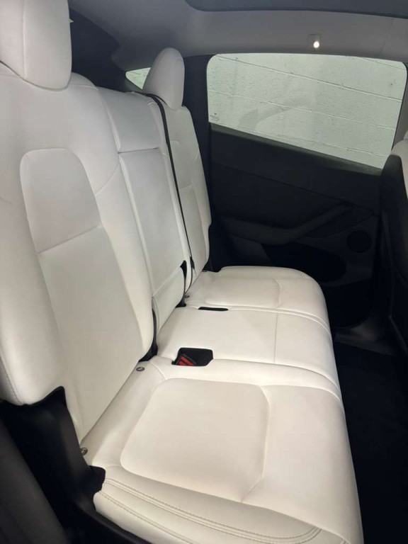 2023 Tesla Model Y Image 7