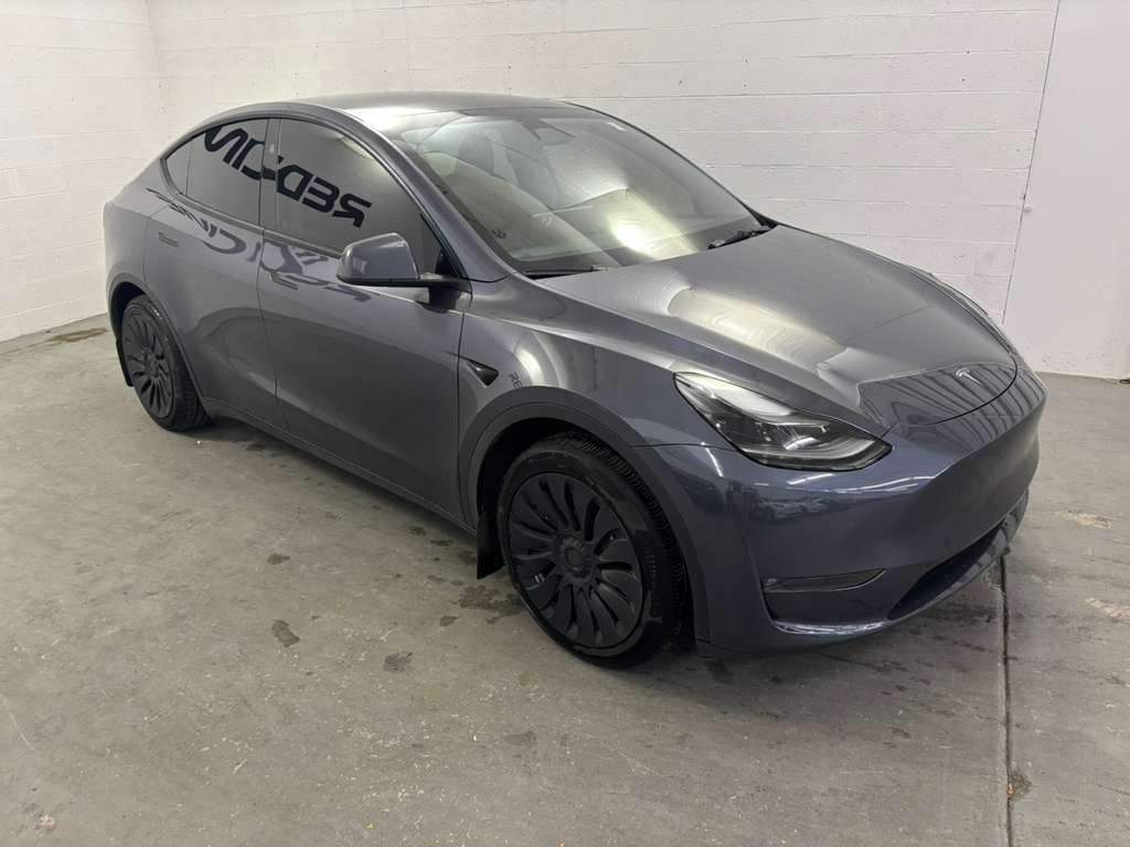 2023 Tesla Model Y Image 2