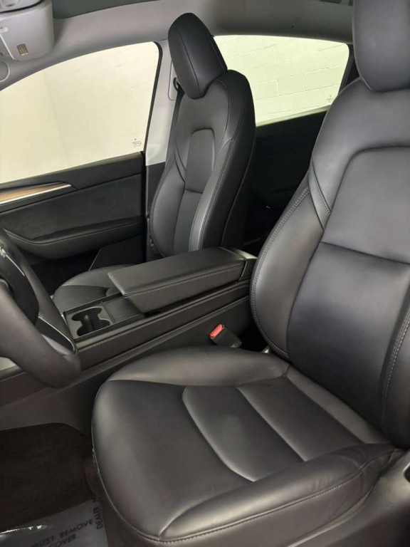 2023 Tesla Model Y Image 3