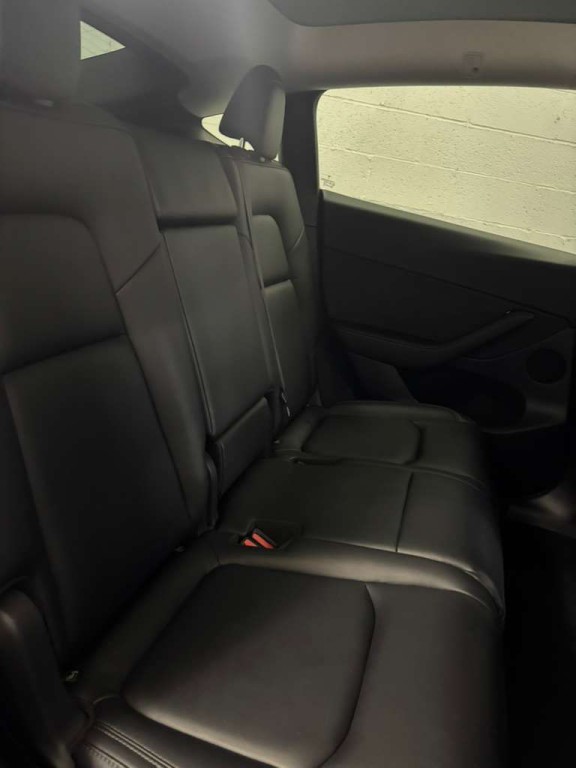 2023 Tesla Model Y Image 7