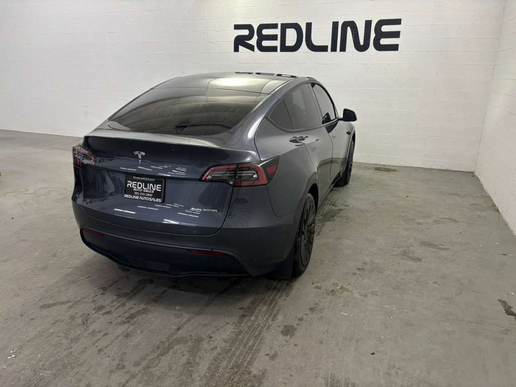 2023 Tesla Model Y Image 10