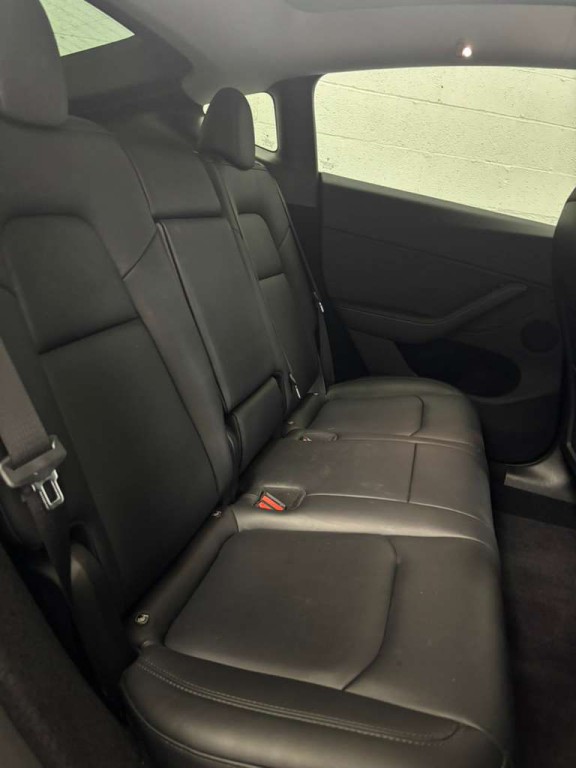 2023 Tesla Model Y Image 7