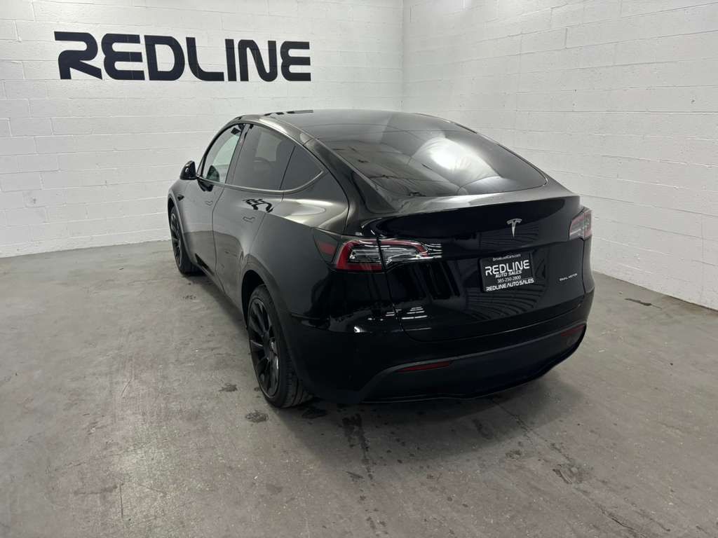 2023 Tesla Model Y Image 8