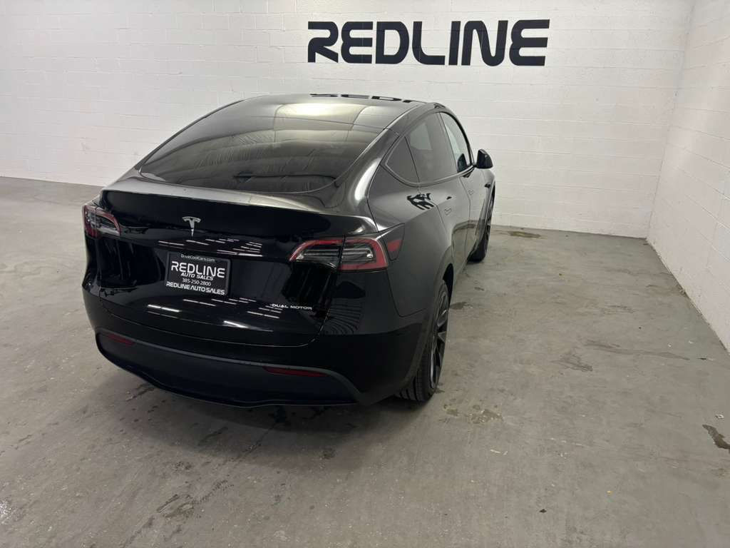 2023 Tesla Model Y Image 10