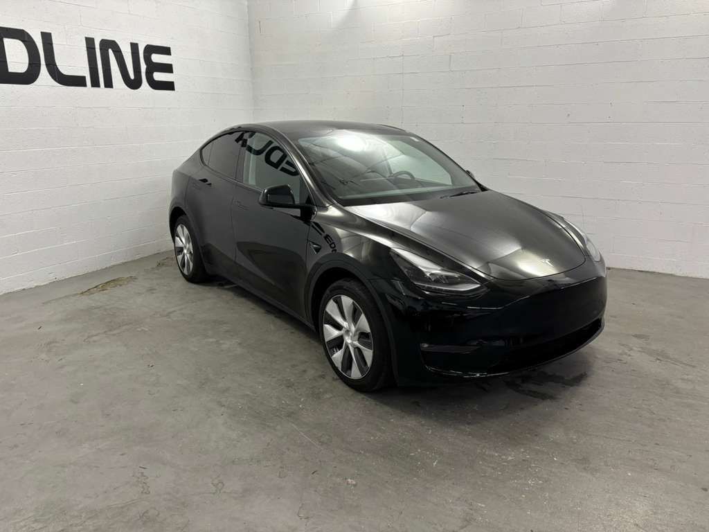 2024 Tesla Model Y Image 3