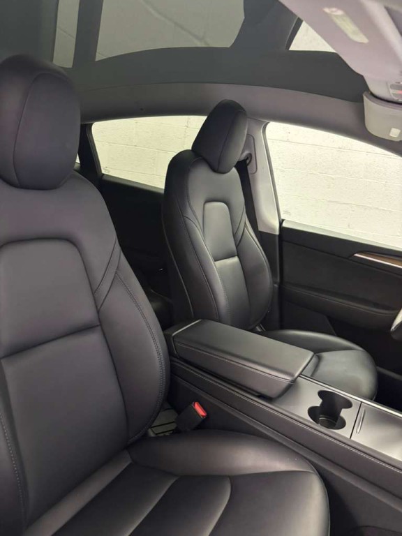 2024 Tesla Model Y Image 5