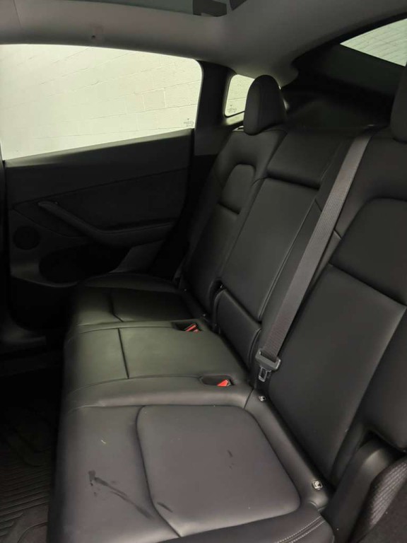 2024 Tesla Model Y Image 6