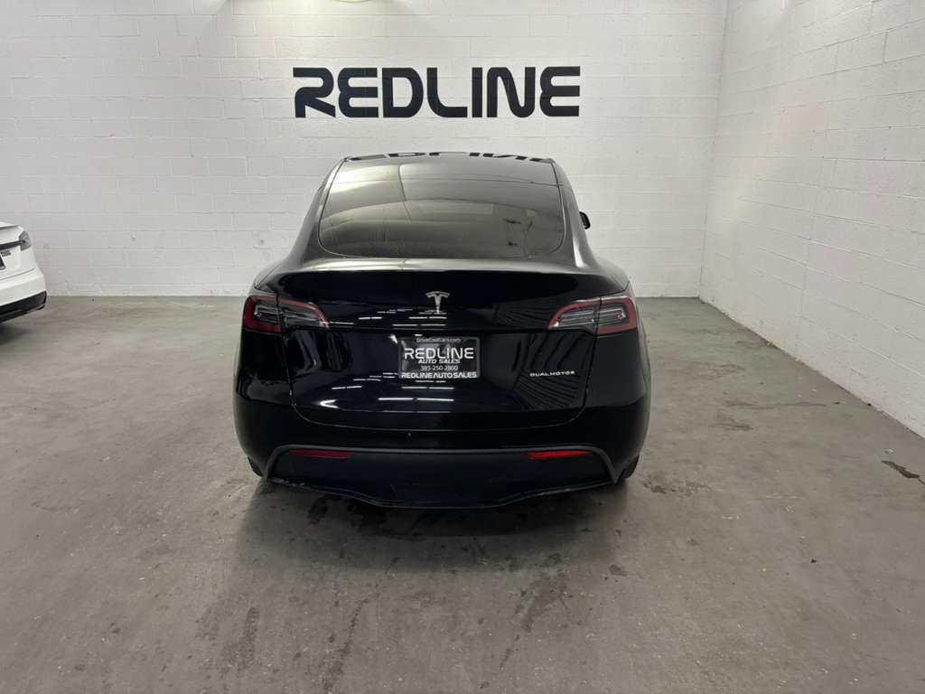 2024 Tesla Model Y Image 8
